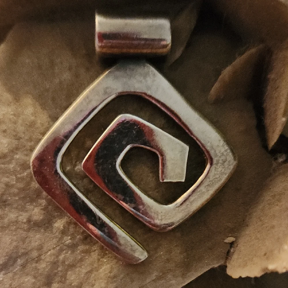 Silpada Silver Geometric Necklace - Picture 4 of 4